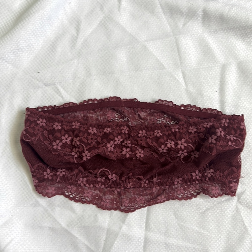 FREE WITH PURCHASE. GILLY HICKS BANDEAU.